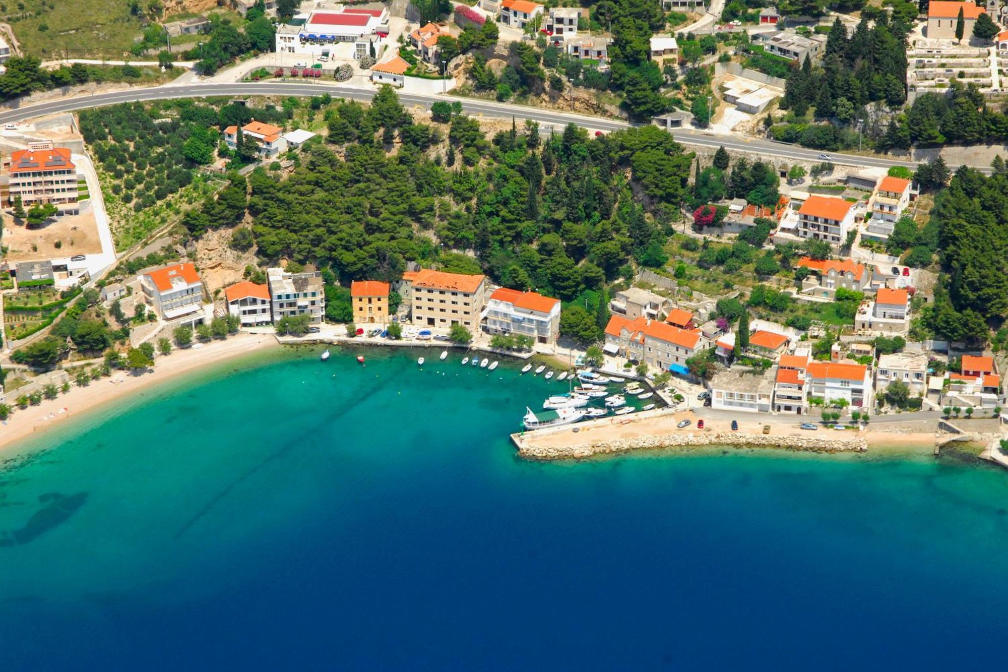 Jolara With Heated Pool Apartment *