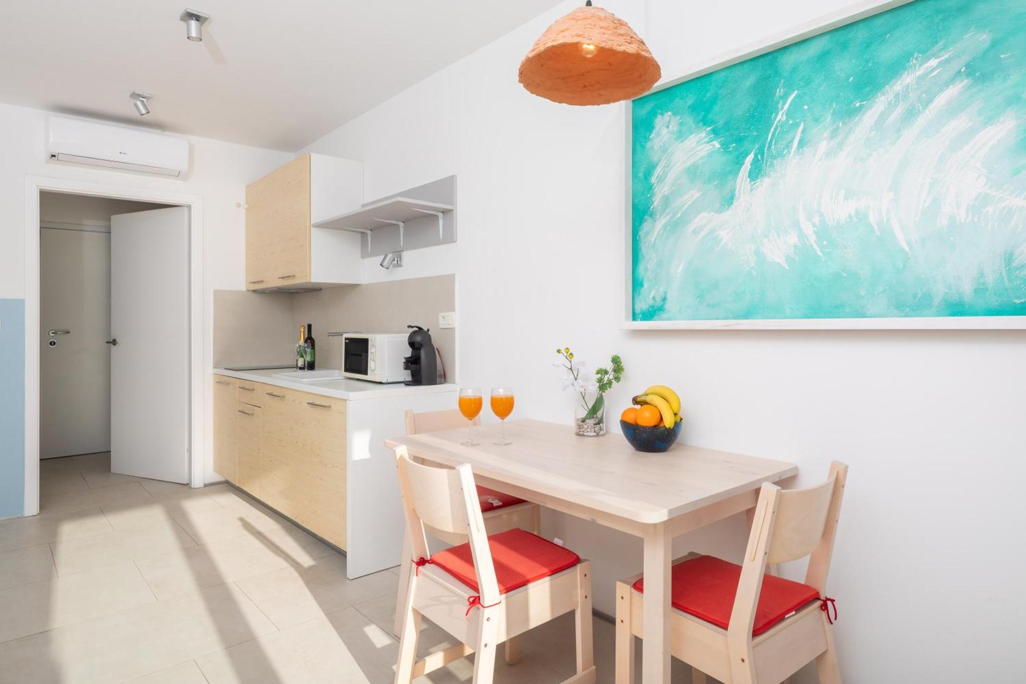 Jolara With Heated Pool Apartment *